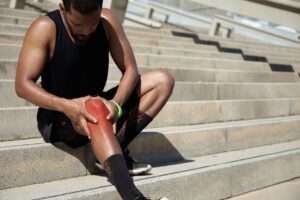 Read more about the article The Comprehensive Guide To Common Symptoms And Causes of Joint Pain